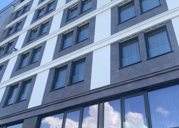 Stein oder Druck-Optik? Der Unterschied ist praktisch nicht erkennbar.  | © Stainer Sun Wood