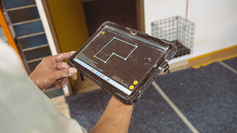 Die Steuerung über eine App am Controller funktioniert intuitiv und einfach. | © ADLER