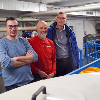 v. li.: Thomas Klausner (Leiter Betriebstechnik), Alfred Pernik (Leiter URZ) und Dr. Albert Rössler (Geschäftsleiter Forschung & Entwicklung). | © ADLER