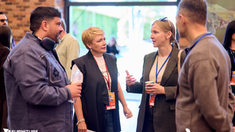 © Furniture of Ukraine / Living Wood