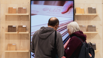 Das effiziente Legno Smart-Öl stieß auf großes Interesse.  | © ADLER