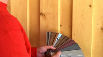 Im Pullex Design-Farbfächer von ADLER finden Verarbeiter die trendigsten Farbtöne aus der Holzschutz-Palette von ADLER. | © ADLER