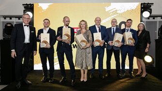 Zahlreiche langjährigen Mitarbeiter/-innen der ADLER Polska wurden bei der Jubiläumsfeier geehrt.