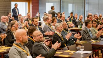 Mehr als 100 Teilnehmer ließen sich das hochkarätige Programm beim ADLER Möbelindustrie-Event nicht entgehen.