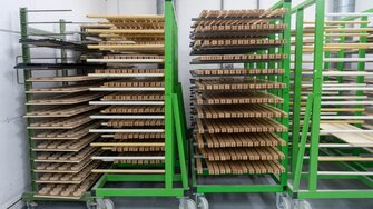 Nach der Trocknung warten sie auf ihren Zusammenbau.  | © Louët BV