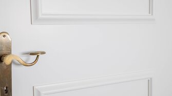 Kleine Risse und Unebenheiten lassen sich mit dem Vivido Aqua-Filler ausgleichen. | © ADLER