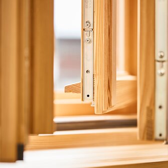 Drei Fensterflügel für ein Halleluja: So viele Neuheiten erwarten die Besucher am ADLER-Messestand auf der Fensterbau Frontale! | © Rieder Fenster / Andreas Langreiter