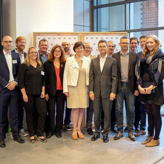 Hochkarätige Fachexperten stellten beim Cradle to Cradle Summit nachhaltige Lösungen für die Bauwirtschaft vor; unter ihnen: ADLER Architektenberater Manfred Höfurthner (4. v.li.). | © Cradle to Cradle e.V.