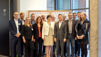 Hochkarätige Fachexperten stellten beim Cradle to Cradle Summit nachhaltige Lösungen für die Bauwirtschaft vor; unter ihnen: ADLER Architektenberater Manfred Höfurthner (4. v.li.). | © Cradle to Cradle e.V.