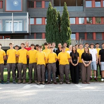 Diese Truppe von Schüler/-innen und Student/-innen half Anfang August im ADLER-Werk tatkräftig mit. | © ADLER
