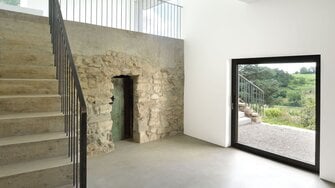 Kompromisslos hochwertig, kompromisslos nachhaltig: Die C2C-zertifizierte Wandfarbe Aviva Terra Ultra-Weiß SD. | © L3P Architekten / Architekturfotografie Sabrina Scheja