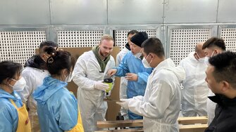 Regelmäßige Schulungen mit den erfahrenen ADLER-Technikern sind ein wichtiger Bestandteil der Zusammenarbeit. | ©  ADLER
