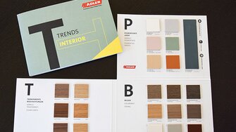 Auch ruhige Blautöne werden gerne als Farben im Wohnbereich eingesetzt: Foto: Häcker Küchen