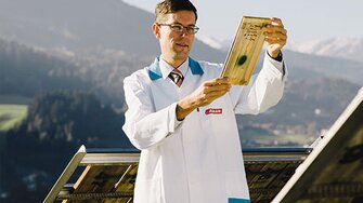 Dr. Albert Rössler, Leiter des Bereichs Forschung & Entwicklung bei Österreichs führendem Lackhersteller ADLER.