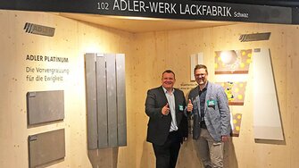 Messeteam bestens gelaunt, Messe bestens gelaufen: ADLER Architektenbetreuer Manfred Höfurthner und ADLER Verkaufsleiter Daniel Pesserer vor ihrem ADLER-Stand auf der ARCHITECT@WORK.