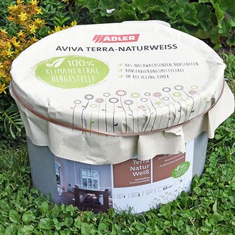 Die nachhaltige und ökologische Wandfarbe Aviva Terra-Naturweiß wird auf Basis nachwachsender Rohstoffe hergestellt.