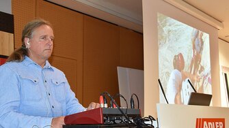 Blind Climber Andy Holzer bei seiner fesselnden Präsentation