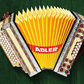 Die Vorvergrauungslasur Pullex Silverwood sorgt für eine gleichmäßige, edle Patina auf Holzfassaden. (Fotohinweis: RG Bautechnik/Caroline Rodlauer, Heimo Salzger)