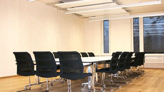 Natürliches Holz verleiht jedem Raum Ruhe und Eleganz – das beweist auch das neue Firmengebäude von binderholz im finnischen Lieksa. (Fotohinweis: binderholz)