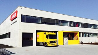 Die Basis der ADLER-Lack AG in Tuggen am Zürichsee.