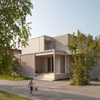 ADLER Pullex Aqua-Terra: die Holzveredelung der Zukunft für umweltbewusstes Bauen. (Foto: Andreas Buschmann)