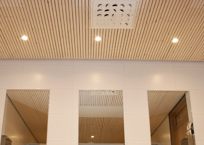 Im Innenbereich Beschichtung mit Lignovit Interior UV 100 Farbton Großglockner/ Foto: binderholz