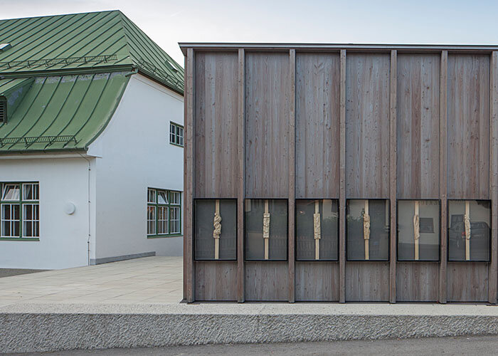 Leicht, ruhig, schlicht und elegant. Der Ausstellungspavillon ist die perfekte Ergänzung des traditionsreichen Ensembles. Foto: Michael Heinrich